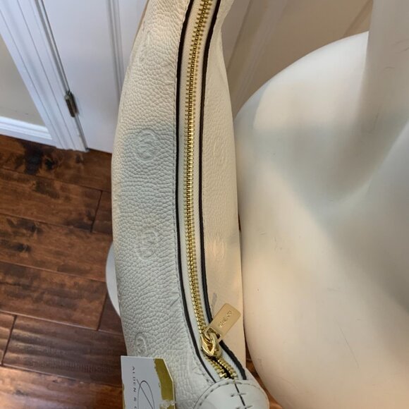 Michael Kors Cora Light Cream Zip Pouchette Leather Crossbody - Picture 5 of 10